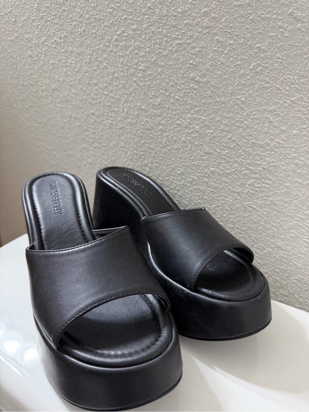 Princess Polly Black Platform Slide Sandals - Picture 2 of 4